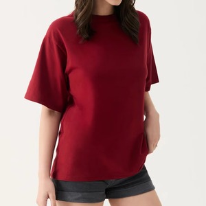 เสื้อยืดโอเวอร์ไซส์สตรีทแวร์ฤดูร้อนสำหรับผู้หญิง  แบบเรียบๆ  ออกแบบได้ตามต้องการ  ผ้าฝ้ายระบายอากาศดี  ขายส่งแบบ OEM เสื้อลำลองสำหรับผู้หญิง ผลิตจากโรงงาน - Product Image 5