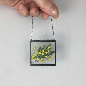 Vintage Gold Metal Floating <b>Picture</b> <b>Frame</b> Clear Glass Pressed Leaf <b>Frame</b> Wall Hanging Photo Holder for Dried Flowers Photo <b>Frame</b> - Product Image 4