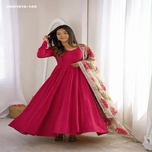 Hermoso traje Anarkali de seda romana Chanderi con pantalón hasta el tobillo y manga larga, y conjunto de dupatta estampada. Proveedor mundial. - Product Image 1