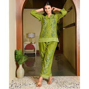 Conjunto de Cordón de Georgette Verde Puro Rinji XS para Uso en Prendas - Product Image 3