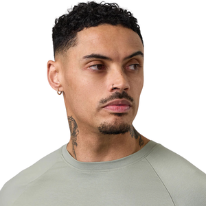 Camiseta Deportiva Extra Grande Personalizada para Hombre en Verde Salvia, 100% Algodón Jersey, Secado Rápido, Transpirable, para Entrenamiento, Gimnasio, Fitness y Deportes - Product Image 5