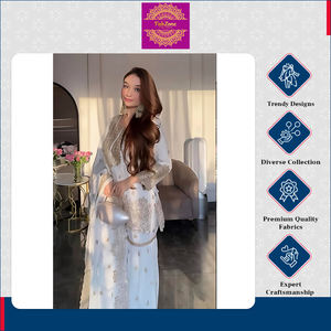 Atractivo Conjunto de Ropa Tradicional India de Alta Calidad en Color Blanco Dorado, Top de Chinon Pesado, Sharara, Palazzo y Dupatta para Mujer - Product Image 4