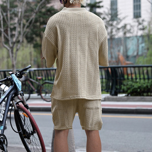 Nouvel ensemble d'été pour homme, costume décontracté ample, jacquard de haute qualité, col en V, manches courtes, shorts, vêtements en deux pièces - Product Image 5