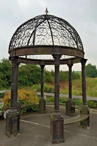 Gazebo de jardin classique en fer forgé, résistant à la rouille, design victorien, résistant aux intempéries, montage facile, finition noire, option écran. - Product Image 3