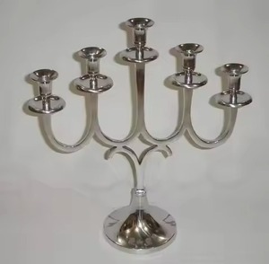 Candélabre artistique en métal à 7 bras pour la maison, élégant support de bougies décoratif pour intérieur - Product Image 3