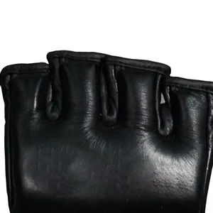 Gants de MMA professionnels personnalisés en cuir et cuir PU de haute qualité, avec logo personnalisé, design respirant à demi-doigts pour l'entraînement de boxe - Product Image 2