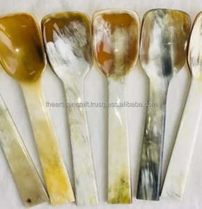 Cuillère en corne artisanale Ustensile de cuisine en corne naturelle Cuillère de service et de cuisine écologique Cuillère rustique unique pour un usage quotidien - Product Image 6