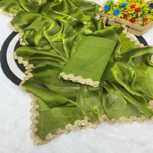 Sari de Seda Organza Premium VASTRA COTTAGE con Intrincado Bordado de Lentejuelas y Borde de Encaje Festoneado - Product Image 2