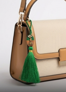 Accesorio para Prendas de Vestir con Borlas Bordadas Verdes y Detalles Dorados - Product Image 3