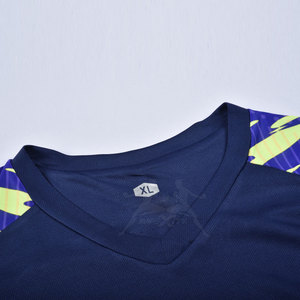 Uniforme de Fútbol Elegante con Paneles de Malla Transpirable para Entrenamiento y Deportes de Competición - Product Image 3