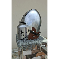 Casque médiéval antique de qualité muséale, en acier poli argenté, armure de chevalier avec trous respirants