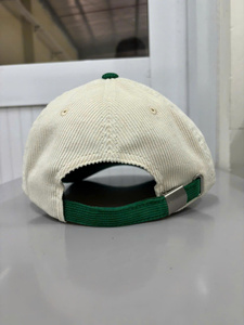 Casquette de baseball en velours côtelé personnalisée avec logo brodé Mama, style vintage bicolore vert crème, casquette 5 panneaux en velours côtelé pour femme, fabrication OEM au Vietnam - Product Image 4