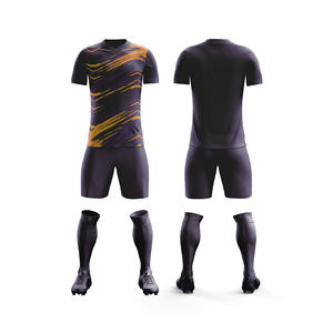 Ensemble d'uniformes de football par sublimation, football professionnel |   Tailles pour hommes, femmes et jeunes |   Vêtements de sport légers et à séchage rapide - Product Image 5
