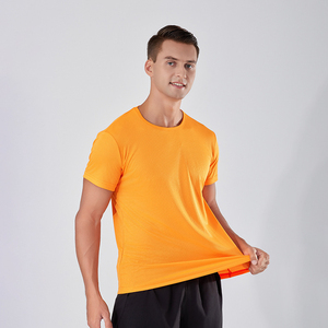 T-shirt de sport unisexe à manches courtes, léger, 100 % polyester, séchage rapide, coupe ajustée, pour l'entraînement en salle de sport, avec service OEM - Product Image 3
