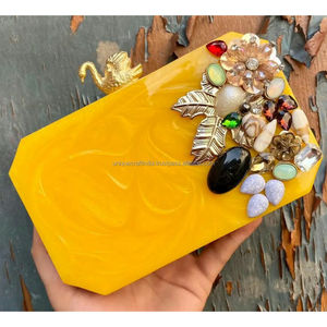 Pochette élégante en résine turquoise avec embellissement de feuille d'or et accent floral cristal pour les femmes Party Wear - Product Image 2