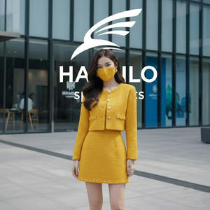 Conjunto de faldas personalizadas OEM a la moda para mujer, top corto con capucha y estampado de logotipo informal, conjunto de faldas con capucha para invierno - Product Image 4