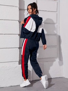 Combinaison de sport pour femmes, résistante à l'eau, pour l'entraînement en plein air |   Ensemble de vêtements de sport coupe-vent à capuche avec poches - Product Image 2