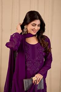 <b>Women</b> Traditional Purple Embroidered Ankle-Length <b>Kurta</b> Set With Dupatta <b>For</b> Wedding India Pakistan Style - Product Image 4