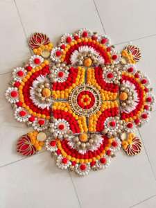 Portavelas Indio Tradicional Rangoli con Flores Artificiales, Decoración Ecológica de Metal para Velas de Té, para Hogar, Bodas y Fiestas - Product Image 4