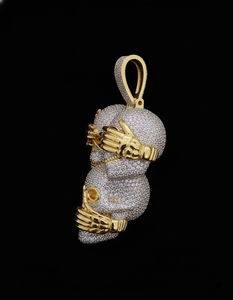 จี้รูปตัวละครสยองขวัญสามหน้าแบบสั่งทำพิเศษ ประดับเพชรแบบไมโครเพฟ ตัวเรือนทองคำ 14K สองสี ทำด้วยมือ - Product Image 2