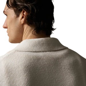 Chemise décontractée en tricot crocheté pour homme à manches longues avec poches, boutonnée, en tissu texturé doux, fourniture OEM - Product Image 3