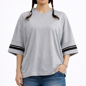 T-shirt style maillot de football américain streetwear gris en polyester, décontracté, respirant, unisexe, à rayures personnalisées, fournisseur principal - Product Image 4