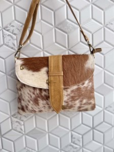 Bolso Bandolera de Cuero Vacuno Nuevo al por Mayor, Estilo Western con Pelo, Elegante Bolso de Mano Bohemio con Correa para Muñeca, Bolso Multiusos para Mujer - Product Image 1