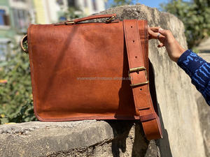 Nouvel arrivage de sacs de messager unisexes en cuir de chèvre à usage de bureau sac à main pour ordinateur portable sacs à bandoulière en cuir de messager faits à la main - Product Image 6