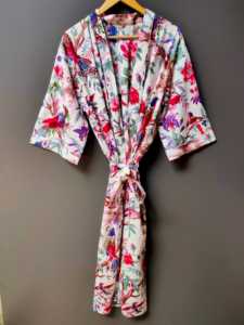 Bata Kimono Blanca con Estampado Floral para Mujer, con Cinturón, de Algodón Personalizado, Ecológica, Transpirable, de Manga Larga y Cuello en V, para Estar en Casa - Product Image 1