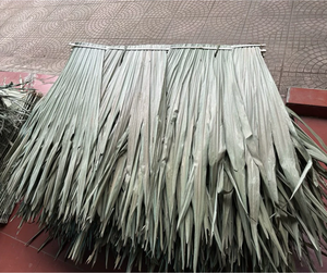 Parasol en feuilles de palmier naturelles du Vietnam de 1,6 m avec structure en bambou pour l'ombrage et la décoration des espaces extérieurs, des plages et des complexes hôteliers - Product Image 6