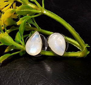 Pendientes Colgantes de Piedra Lunar Arcoíris Natural, Plata de Ley 925, Estilo Bohemio, Unisex, Hechos a Mano, Certificados por Terceros, Venta al por Mayor, Bisel KGN - Product Image 1