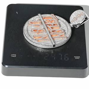 Colgante Personalizado con Símbolo, Plata 925, Redondo, con Incrustaciones de Moissanita VVS, Oro Rosa, Letra en Relieve, Joyería Hip Hop - Product Image 3