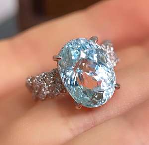 Bague halo en aquamarine Santa Maria faite à la main, or blanc 18 carats, bijoux fins de luxe, cadeau de fiançailles, cadeau de mariage pour femmes - Product Image 4