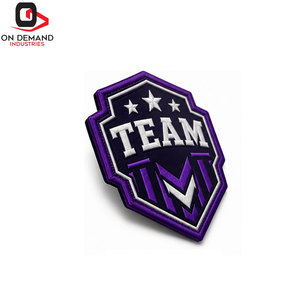 Parches bordados con logotipo personalizado del equipo, con reverso termoadhesivo, servicio OEM de alta calidad, parches tejidos para ropa - Product Image 3
