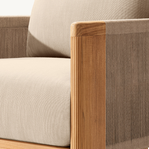 Fauteuil simple en bois avec accents en rotin, équipé de repose-bras robustes et durables, pour l'intérieur ou l'extérieur. - Product Image 2