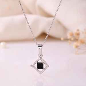 Pendentif carré en onyx noir taille princesse, en argent sterling, bijou minimaliste avec pierre précieuse, cadeau pour femme - Product Image 5