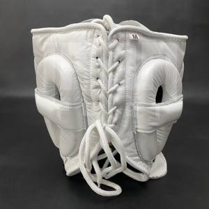 Guantes de Boxeo Blancos Personalizables de Primera Calidad, con Agarre Ergonómico, Cuero Vacuno Genuino, Acolchado Grueso de 4 Capas, con Cordones, Antideslizantes - Product Image 4