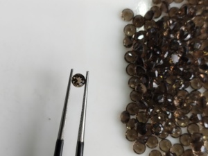 Quartz fumé naturel 4 mm, taille brillante ronde, meilleure qualité, pierre précieuse en vrac pour la fabrication de bijoux - Product Image 3