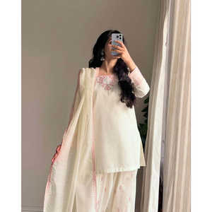 Salwar Kameez de Algodón de Diseño para Fiesta con Farshi - Elegante y con Estilo - Product Image 3