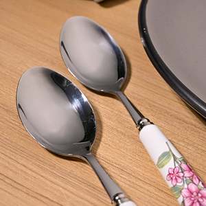 Cucharas de Postre y Té Lilac Grace con Mango de Cerámica (Juego de 2) Cucharas Largas para Servir en Hoteles - Product Image 5