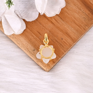 Pendentif tendance en laiton plaqué or en forme d'étoile blanche Druzy pour femmes - Product Image 5