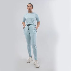 ชุดเสื้อยืดและกางเกงออกกำลังกายสำหรับผู้หญิง คุณภาพสูง เนื้อผ้าระบายอากาศได้ดี สวมใส่สบาย เหมาะสำหรับออกกำลังกาย ชุดกีฬาทันสมัย - Product Image 2