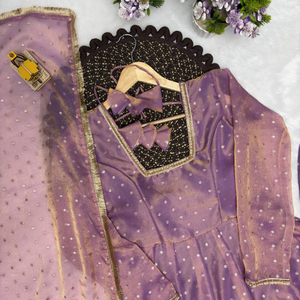 Ensemble pantalon et robe Soft NC Moss Butty avec dupatta à bordure en dentelle, entièrement cousu, fabricant grossiste - Product Image 2