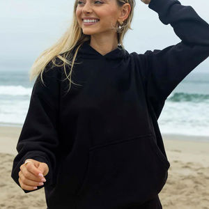 Conjunto Deportivo Personalizado para Mujer, 100% Algodón, Sudadera con Capucha y Pantalones Deportivos con Pedrería Brillante y Detalles de Encaje, Color Sólido - Product Image 5