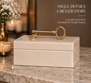 Boîte de rangement pour bijoux en verre ivoire avec poignée à clé dorée, finition brillante, doublure douce, organisateur décoratif pour souvenirs et articles de toilette - Product Image 4