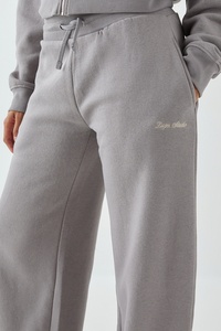 Ensemble de survêtement gris anthracite pour femme, comprenant un sweat à capuche court zippé et un pantalon de survêtement large, tenue décontractée d'hiver pour le sport et la détente - Product Image 6