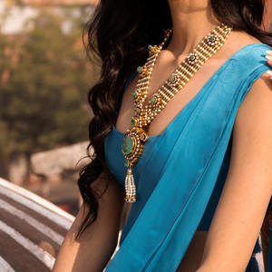 สร้อยคอแบบราชวงศ์อินเดียประดับมรกต ไข่มุก และเพชรโพลกี สไตล์นิซามี ดีไซน์งดงาม ชุดสร้อยคอเจ้าสาวสีเงิน - Product Image 3