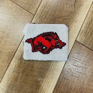 Sac à main rectangulaire en coton à thème sportif personnalisé, fait à la main avec des perles de verre noires de Géorgie, pour les occasions spéciales - Product Image 5