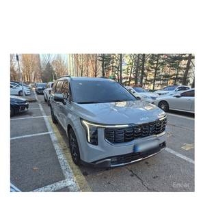 Kia Carnival HEV 9 places 2024 avec sièges en cuir Gravity, boîte de vitesses automatique, caméra de recul - 4 800 km, conduite à gauche - Product Image 2