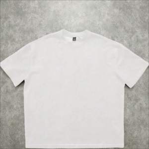 Camiseta de Algodón de Alta Calidad con Estampado Gráfico de Diamantes de Imitación, Lavado Ácido, Hombros Caídos, Estilo Urbano, Informal y a la Moda - Product Image 2